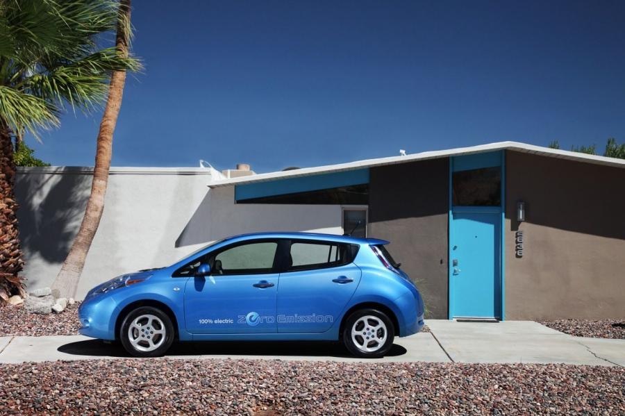  Nissan Leaf 2012 года  (фото 12 из 45)